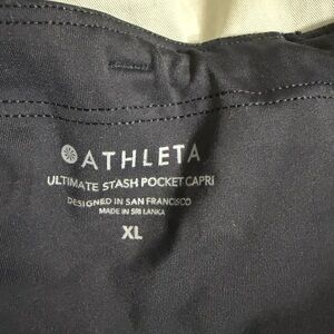 Athleta Ultimate Stash Pocket Capri Leggings - Black